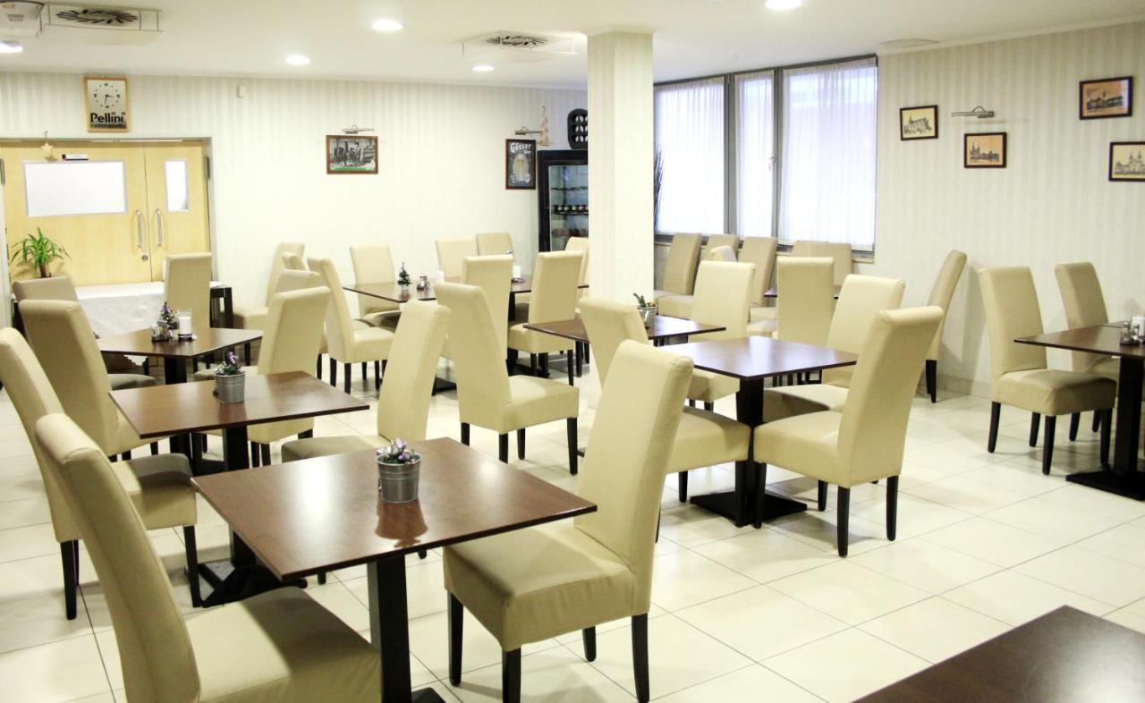 בודפשט Corner Hotel Angyalfoeld מראה חיצוני תמונה