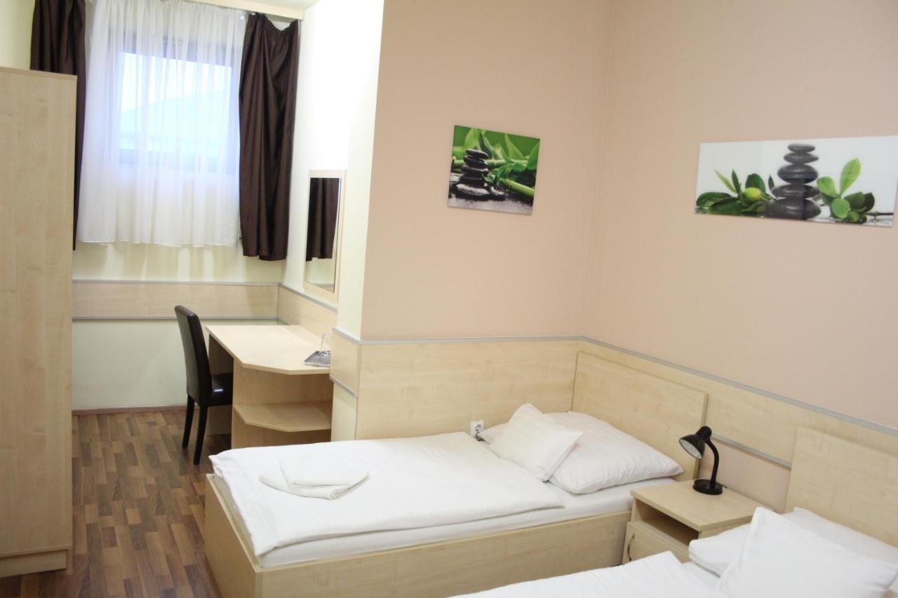 בודפשט Corner Hotel Angyalfoeld מראה חיצוני תמונה