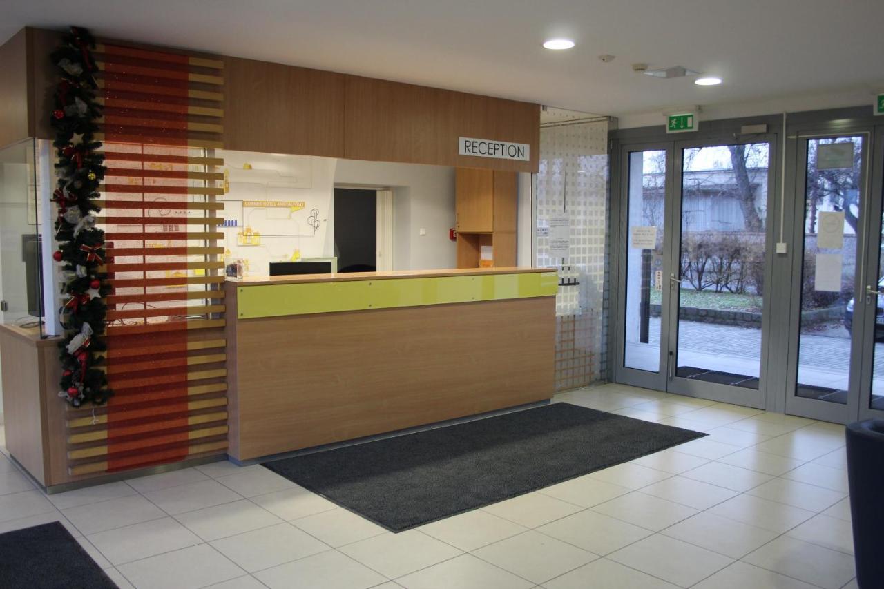 בודפשט Corner Hotel Angyalfoeld מראה חיצוני תמונה