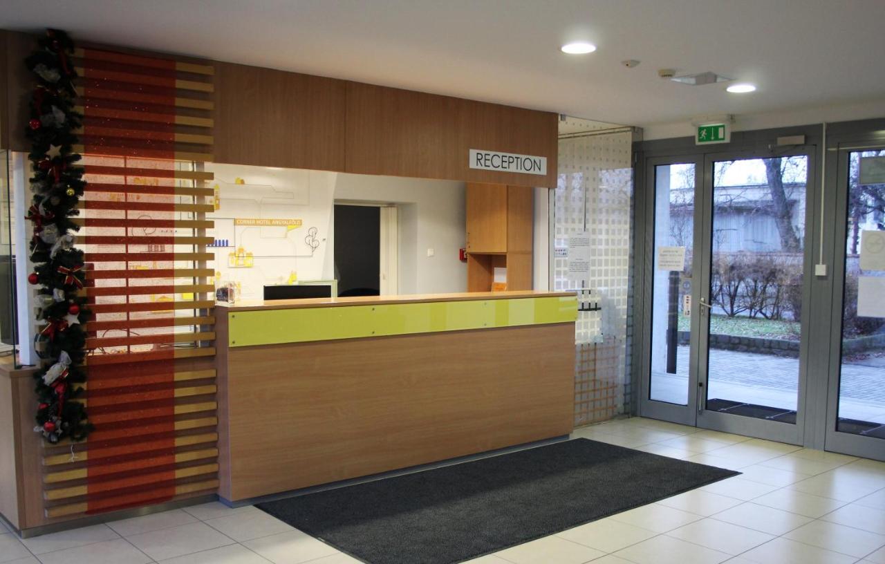 בודפשט Corner Hotel Angyalfoeld מראה חיצוני תמונה