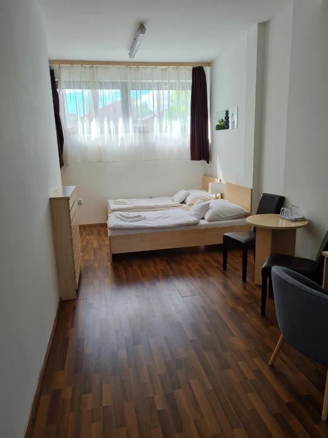 בודפשט Corner Hotel Angyalfoeld מראה חיצוני תמונה