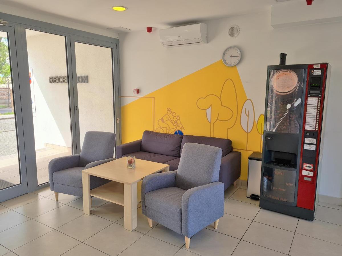 בודפשט Corner Hotel Angyalfoeld מראה חיצוני תמונה