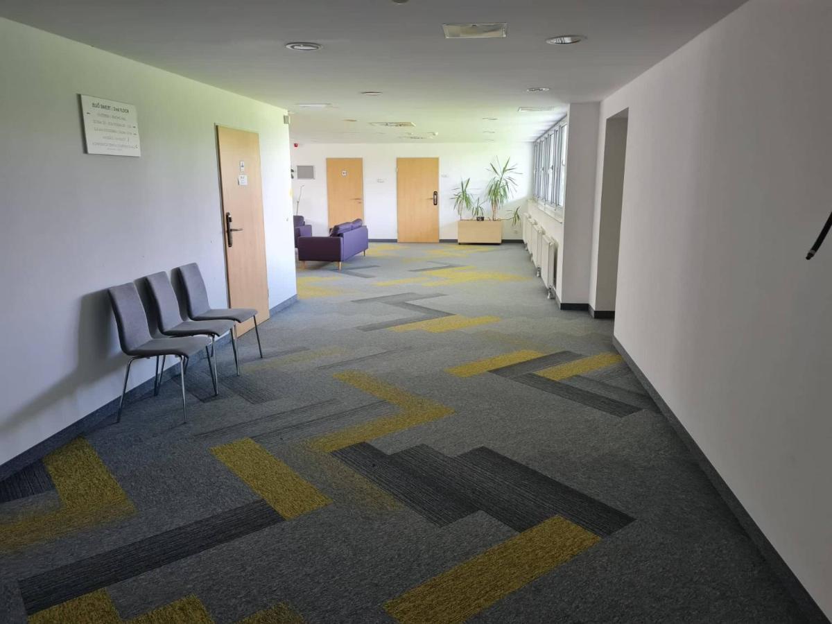 בודפשט Corner Hotel Angyalfoeld מראה חיצוני תמונה
