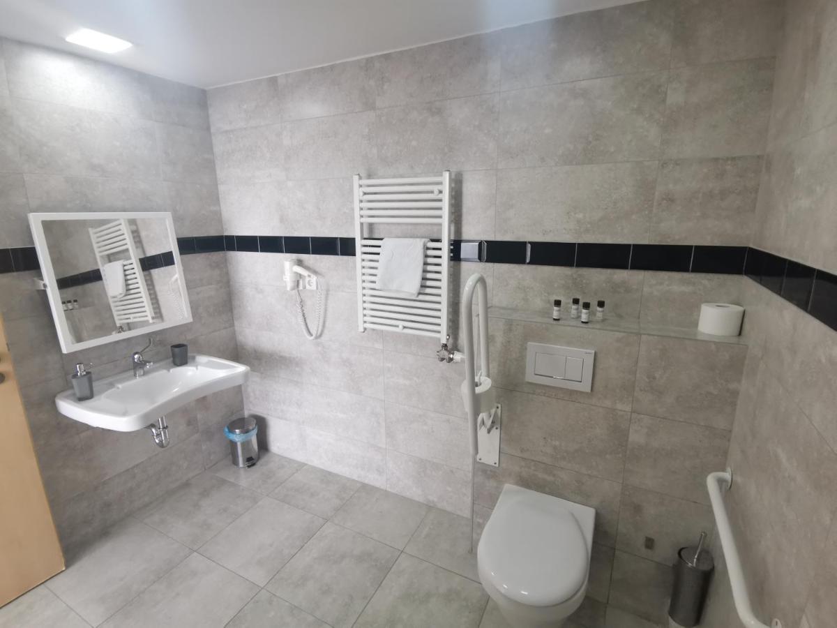 בודפשט Corner Hotel Angyalfoeld מראה חיצוני תמונה