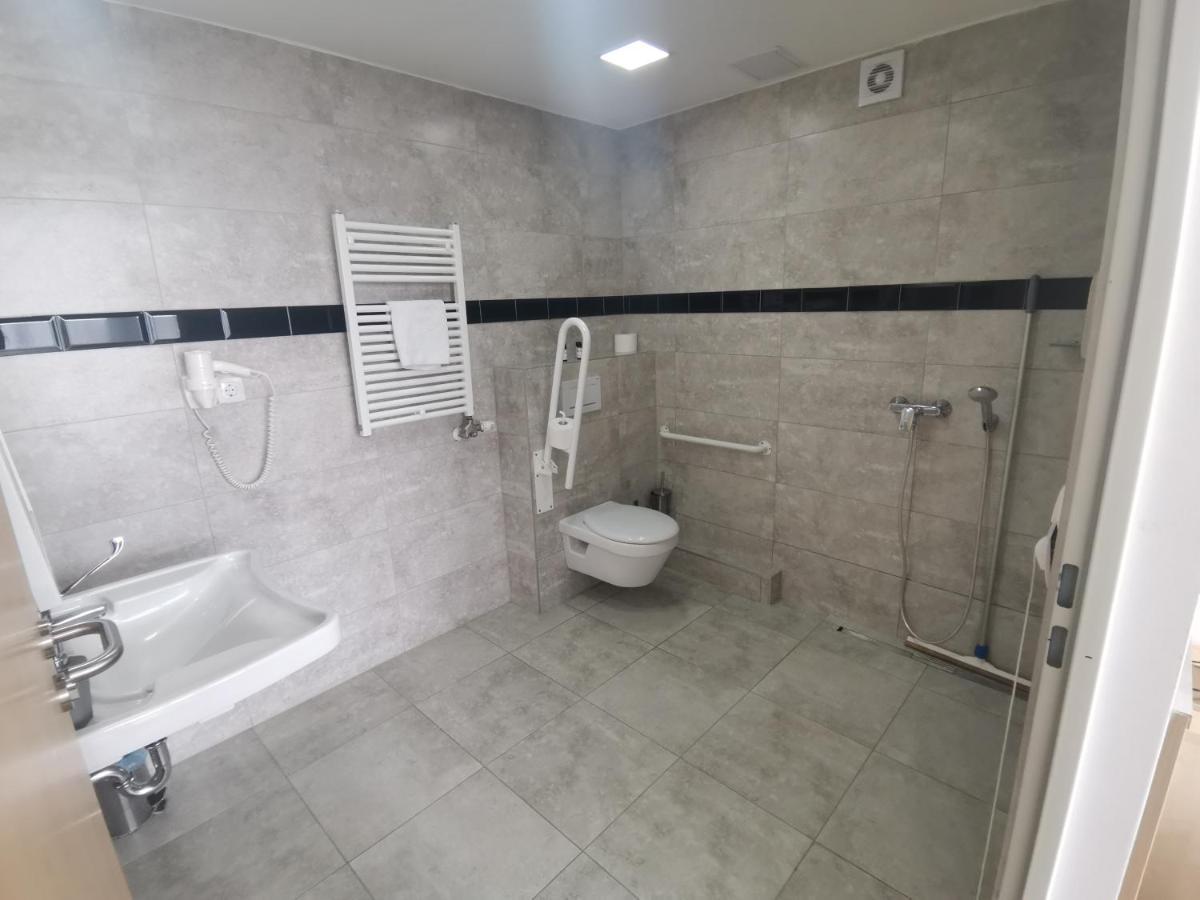 בודפשט Corner Hotel Angyalfoeld מראה חיצוני תמונה
