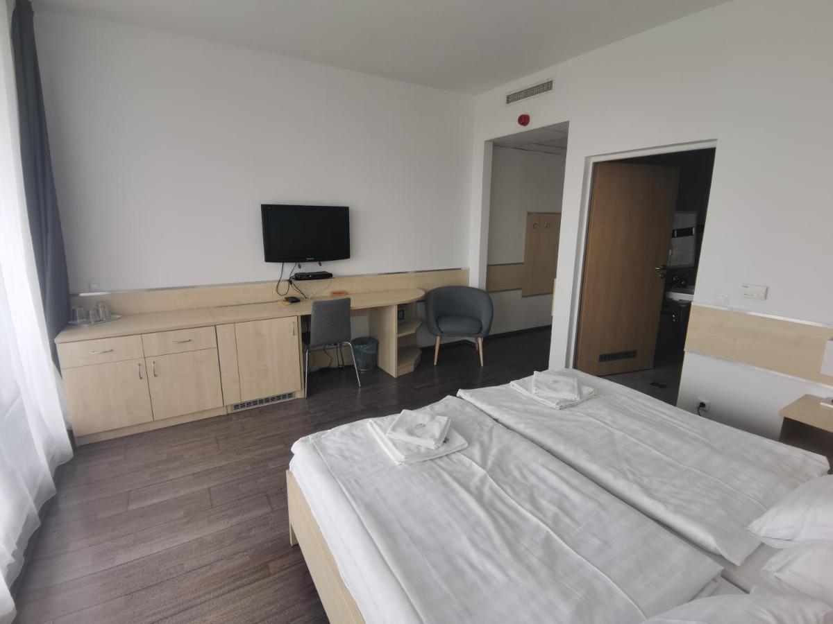 בודפשט Corner Hotel Angyalfoeld מראה חיצוני תמונה